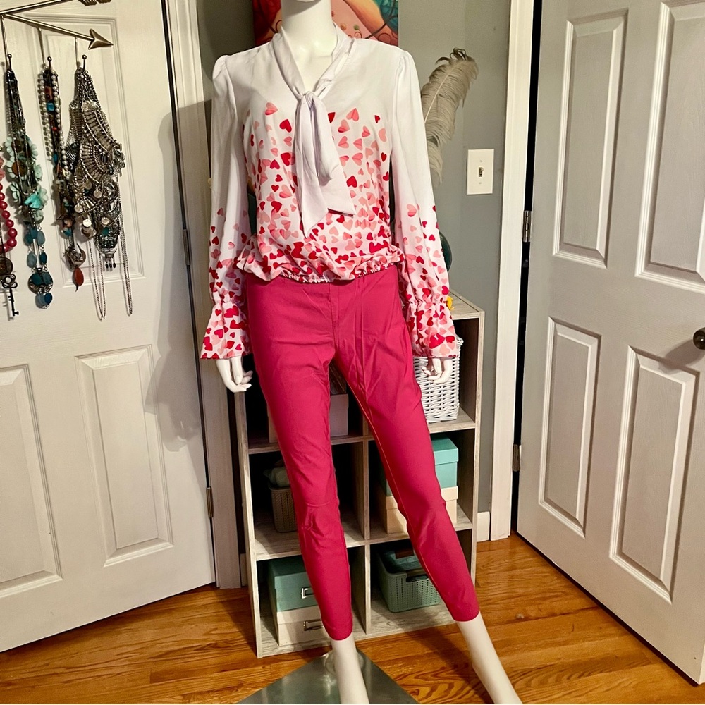 Valentines Day Outfit! New York and Company Top and Pants. Pink hearts 🩷